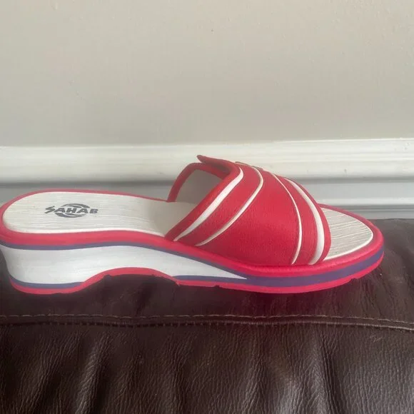 LIGHT NEW SANDALS . - Picture 2 of 4